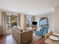 1 Bedroom Apartment Ocean View Lounge-Mantra Lorne